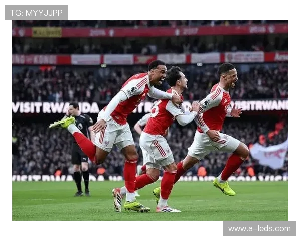 阿森纳领跑争夺圣保罗18岁前锋卢卡